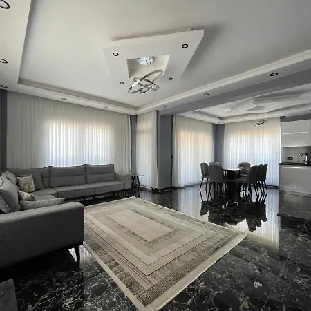 Horse Hotel 4*